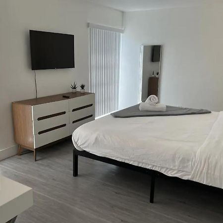 Designer River View Apartments 포트 로더데일 외부 사진