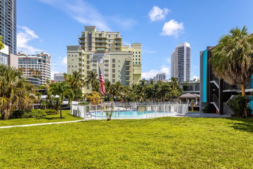 Designer River View Apartments 포트 로더데일 외부 사진