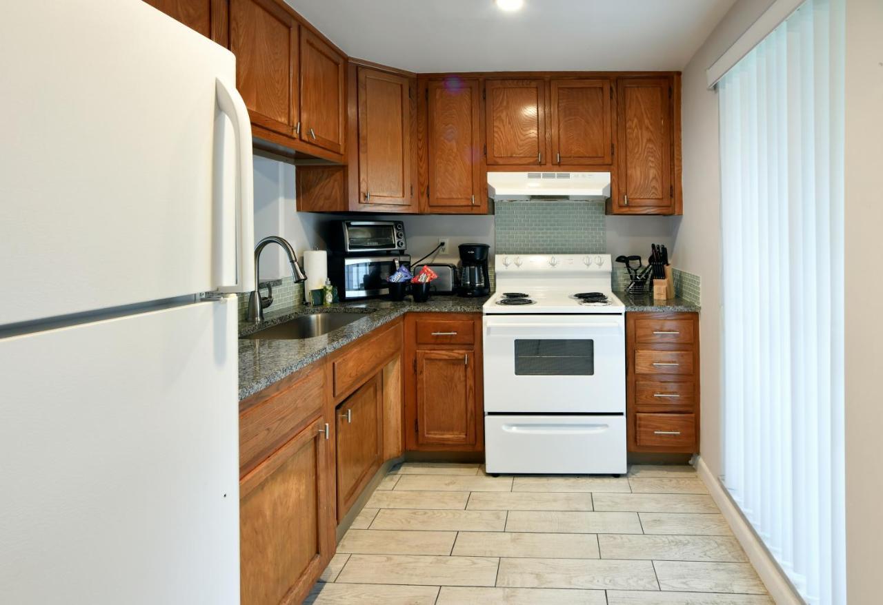 Designer River View Apartments 포트 로더데일 외부 사진
