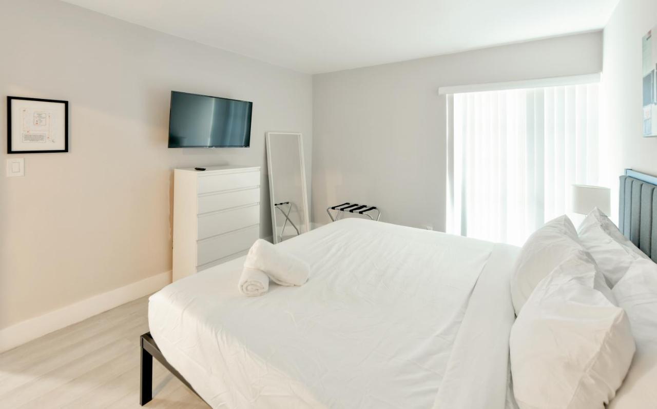 Designer River View Apartments 포트 로더데일 외부 사진
