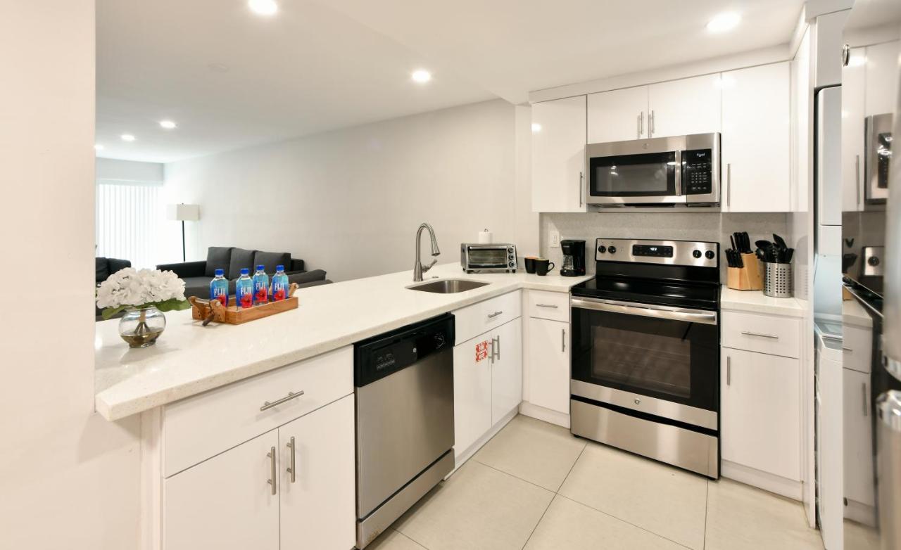 Designer River View Apartments 포트 로더데일 외부 사진