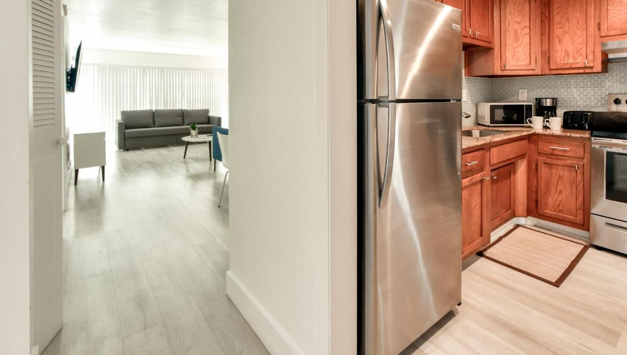 Designer River View Apartments 포트 로더데일 외부 사진
